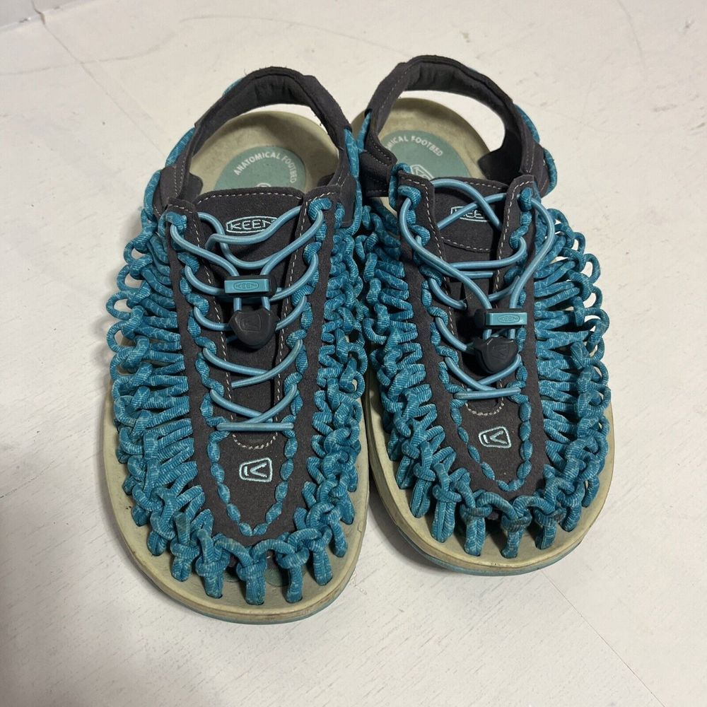 Keen UNEEK Size 7 Women's Water Sandals Shoes Hiking Turquoise Blue